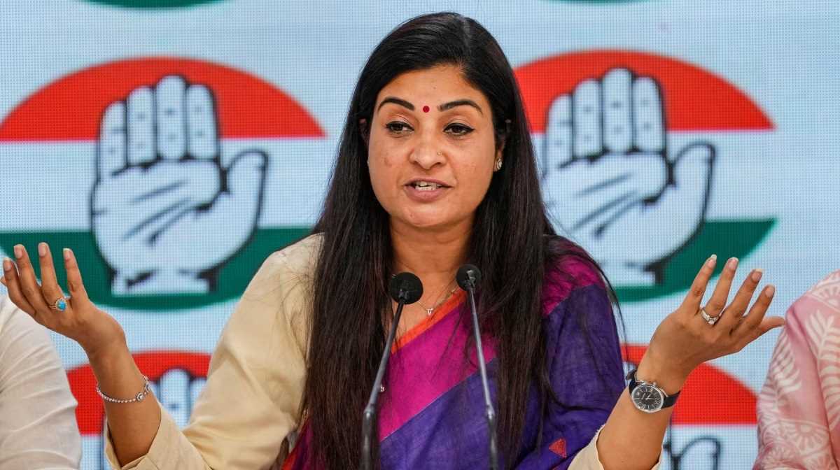 केजरीवाल नहीं बनेंगे दिल्ली के अगले मुख्यमंत्री : अलका लांबा केजरीवाल नहीं बनेंगे दिल्ली के अगले मुख्यमंत्री : अलका लांबा